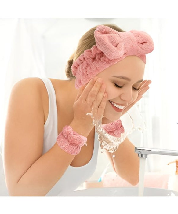💖 3-Piece Kiss Lovely Wrist Strap Set ✨ – Face Wash Headband & Wristbands (Soft Fabric) 🧖‍♀️