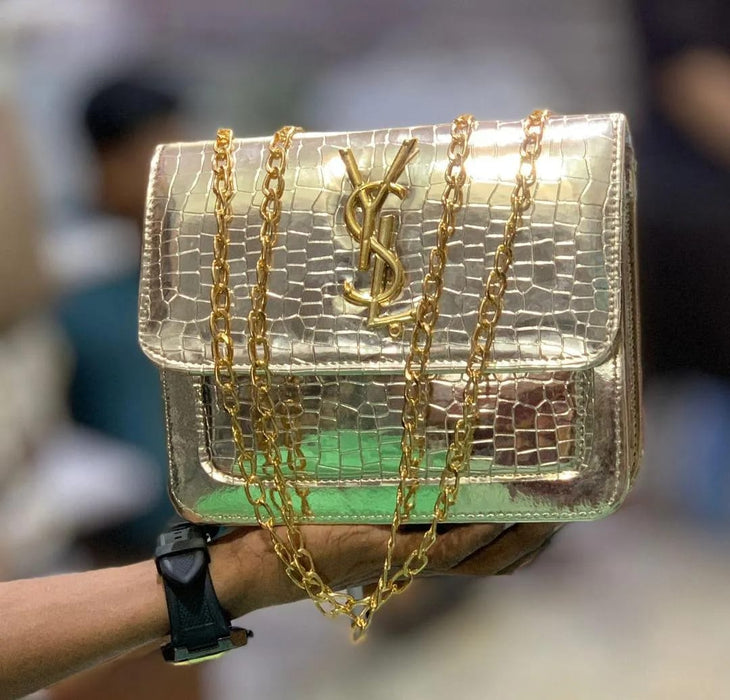 👜 Stylish Girl's Crossbody Bag – Everyday Fashion Essential | Black, White & Golden