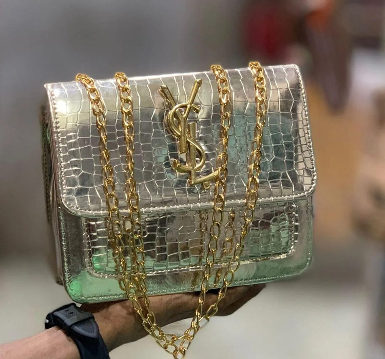 👜 Stylish Girl's Crossbody Bag – Everyday Fashion Essential | Black, White & Golden