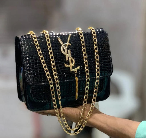 👜 Stylish Girl's Crossbody Bag – Everyday Fashion Essential | Black, White & Golden