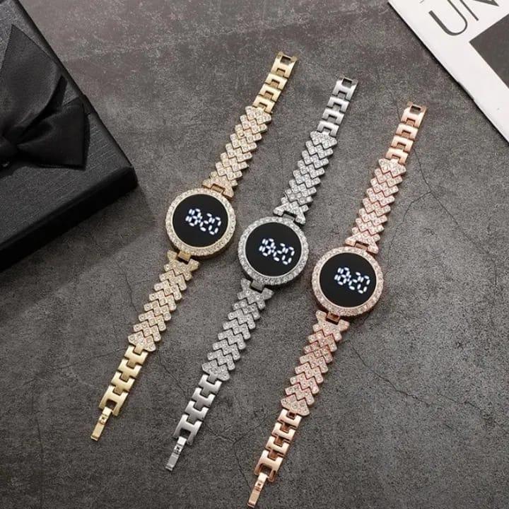 ⌚ Women’s Battery Operated, Water Resistant Quartz Watch – 1 Pc ✨💎