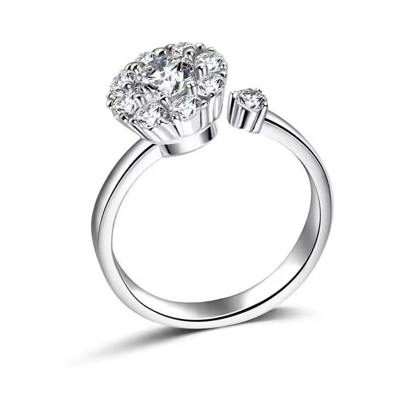 💍 Elegant Spinning Ring – Crystal Charm, Adjustable ✨💎